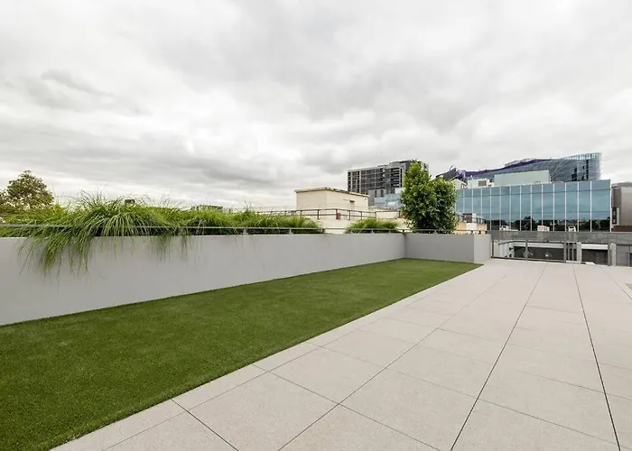 Lovely 2 Bedroom Unit In North Melbourne - 03068